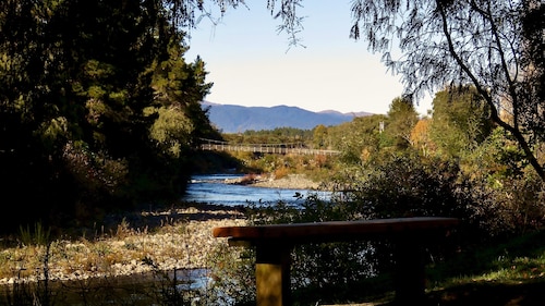 Tongariro Riverside holiday house