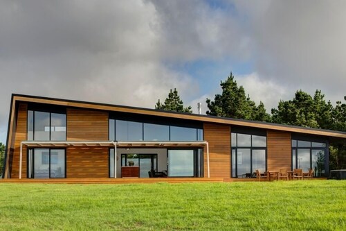 Amazing sea views, contemporary architectural home
