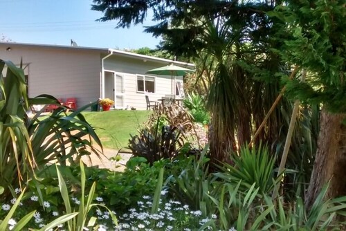 Getaway by the sea,fishing, surfing,swimming and a happy safe place to stay.