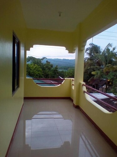 RMS Travellers Inn - Hostel