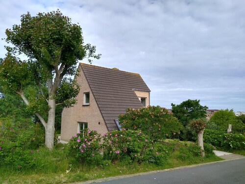 Holiday home, 300mv sea, quiet / green location, 7pers + baby, Wifi + DigiTV, 3slaapks
