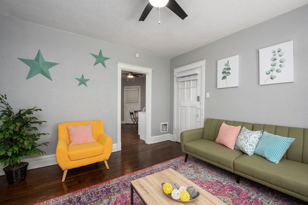 Signature Apartment, 1 Bedroom, Non Smoking, Kitchen - Living Area