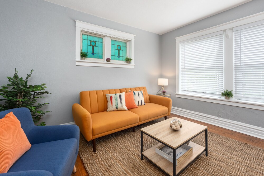 Traditional Apartment, 1 Bedroom, Non Smoking, Kitchen - Living Area