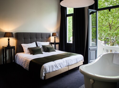 B in Antwerp