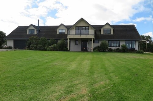 Peaceful, beautiful setting for this spacious, convenient and modern Lodge