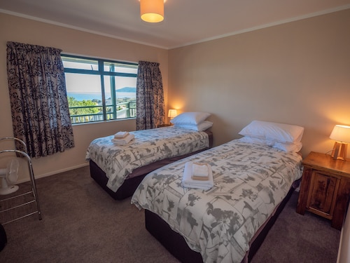Huge 180 degree views of Doubtless Bay