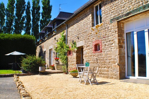 SLEEPS 13, & 2 CANAPÉS & 2 CHAISES DE SÉJOUR 2 COTS LA GRANDE METAIRIE