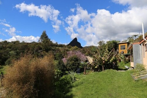 Cottage nestled in the bush clad Coromandel Ranges
