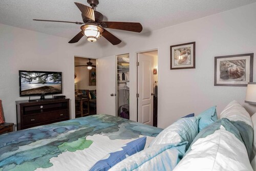2B/2B across from BEACH, S. Kihei, close dining & shopping