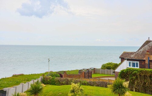 WAYFARERS REST Amazing sea view! Private estate on seafront.