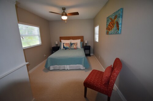Comfy, cozy, relaxing 3 bed, 2 bath vacation home not far from the beach!!!