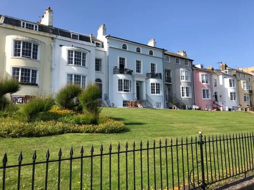 MARINE PENTHOUSE, Uninterrupted Sea Views, HERNE BAY