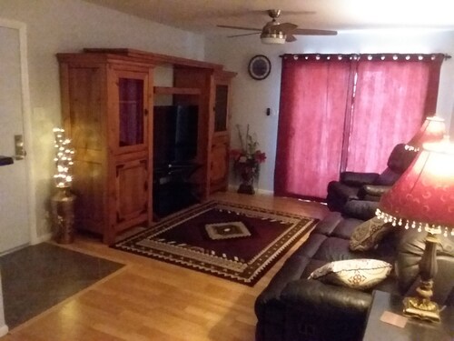 Fairly Plush & Comfortable Condo Convenient to Many Amenities and Activities