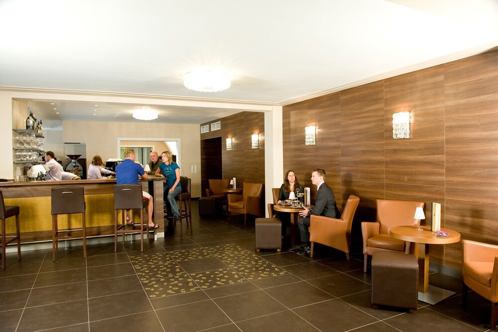 Hotel Bar