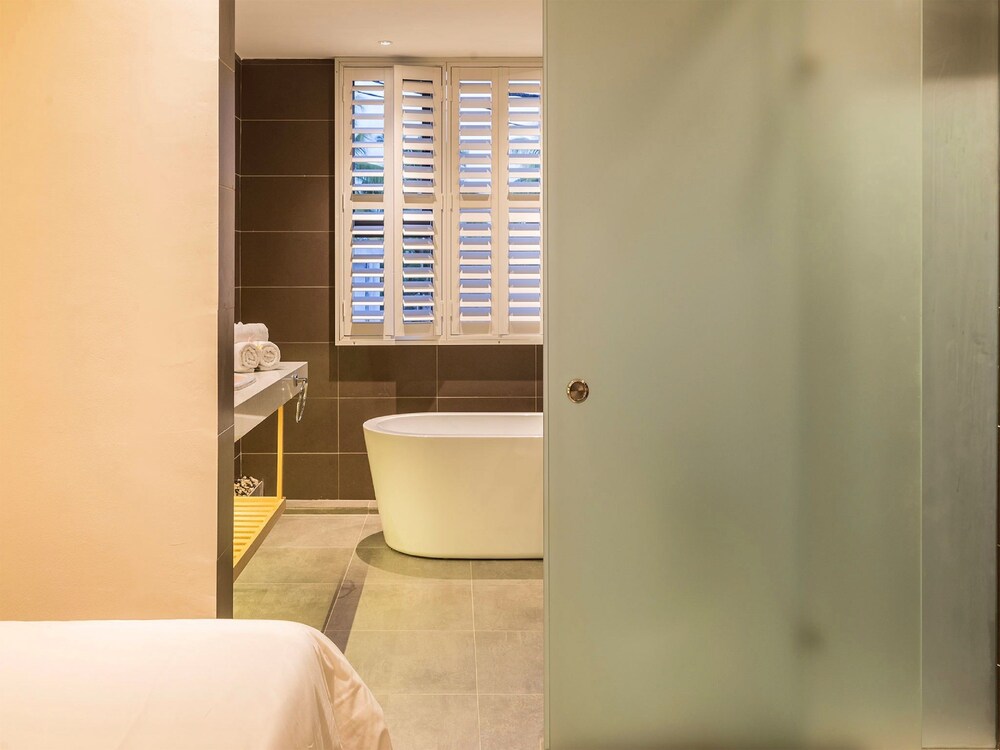 Premier Suite - Guestroom