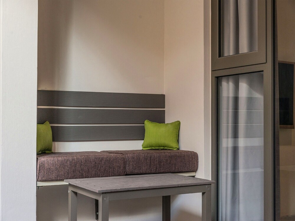 Suite - Guestroom