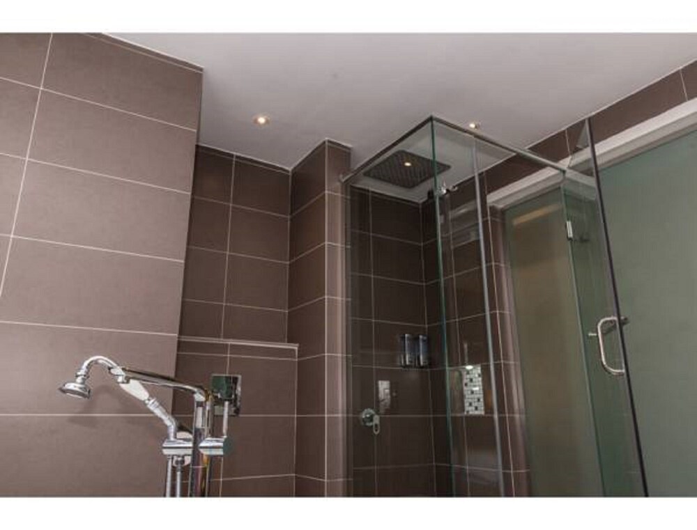 Premier Suite - Bathroom