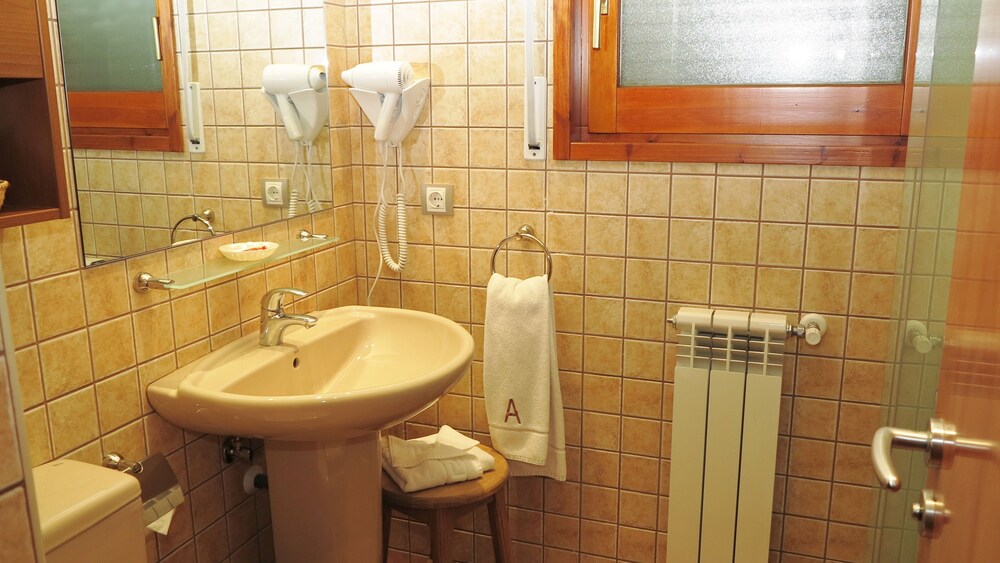 Superior Apartment, 2 Bedrooms - Bathroom