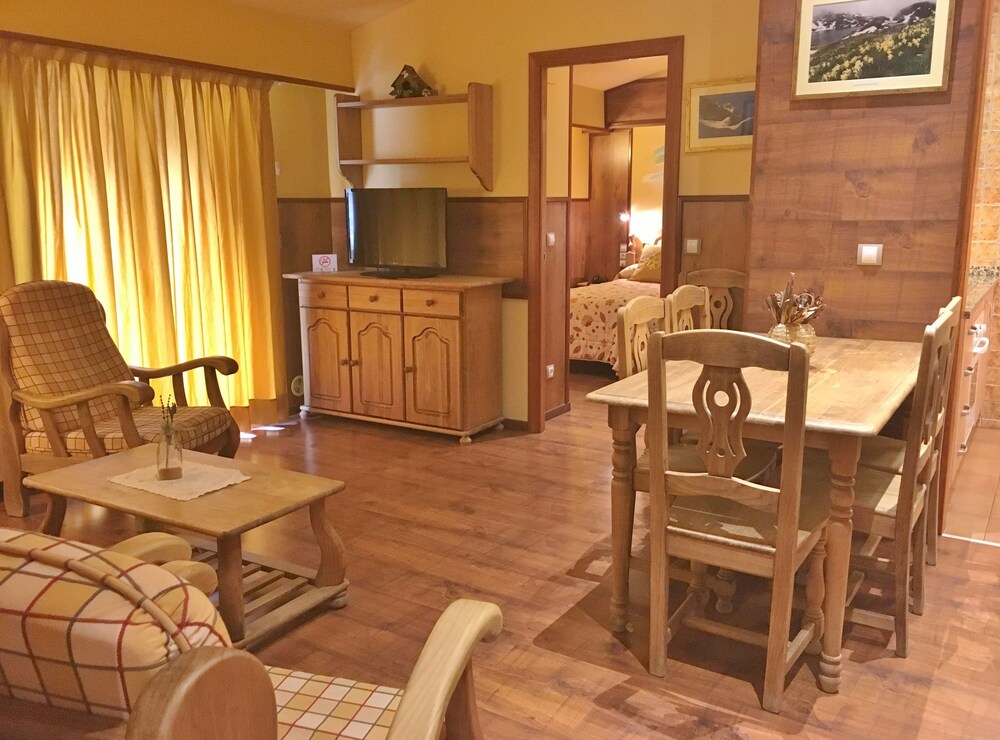 Superior Apartment, 2 Bedrooms - Guestroom