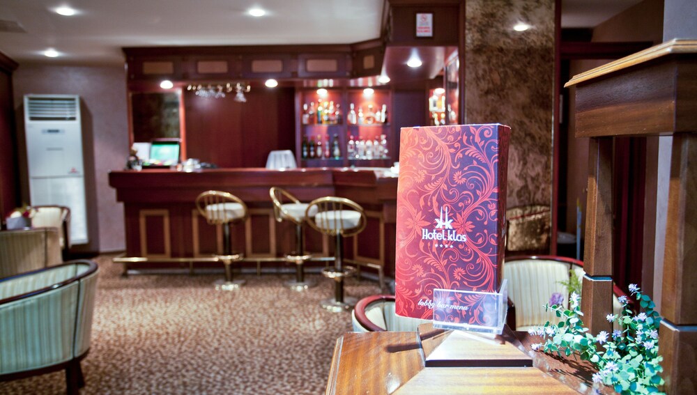 Hotel Lounge