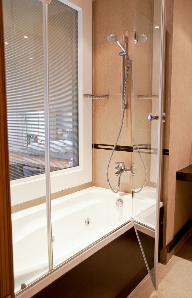 Jetted Tub