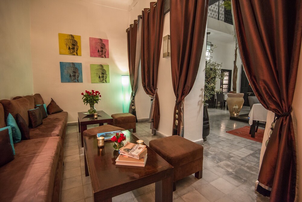 Hotel Lounge