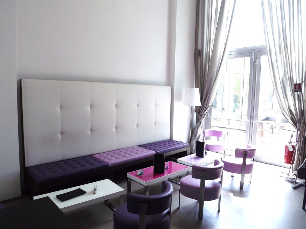 Hotel Lounge
