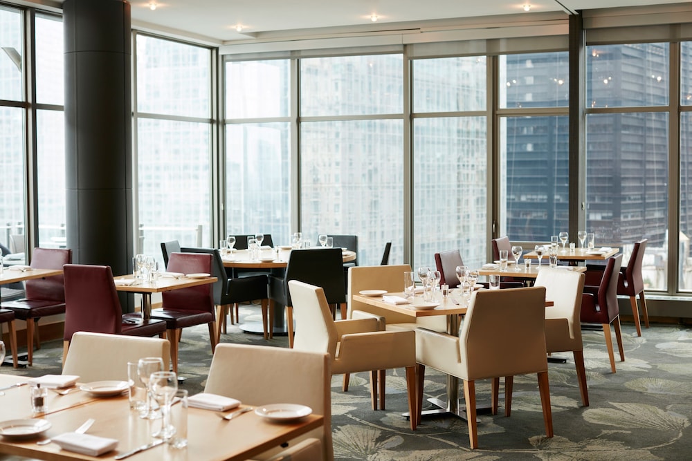 Restaurant, World Center Hotel