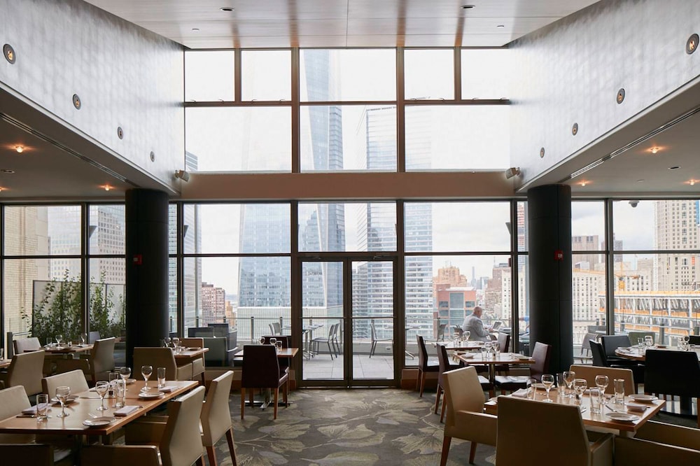 Restaurant, World Center Hotel