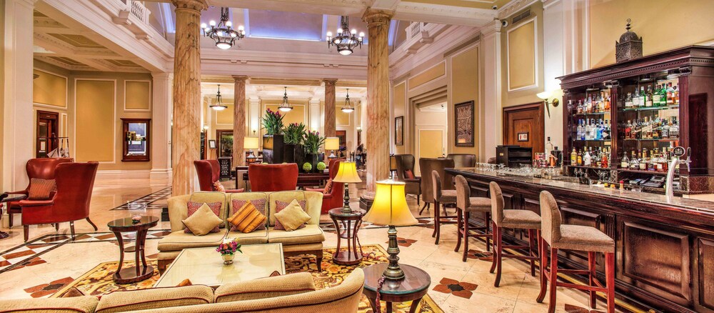 Hotel Bar