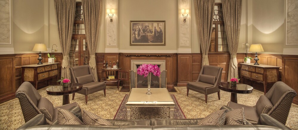 Hotel Lounge