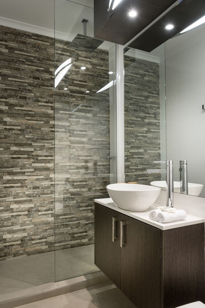 Riverside Suite - Bathroom