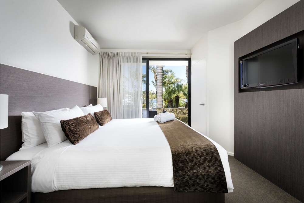 Riverside Suite - Guestroom