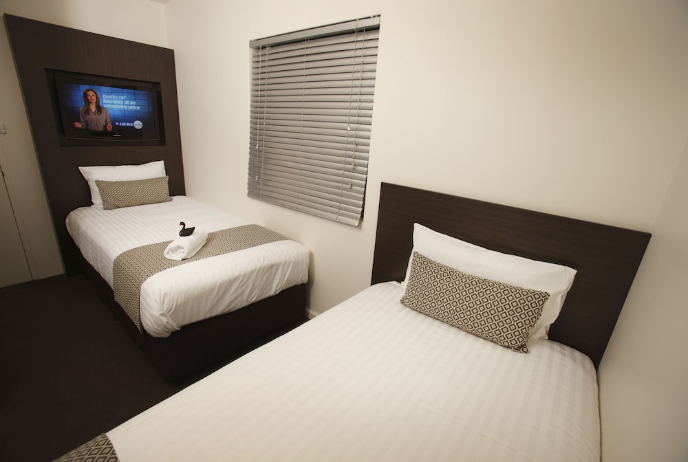 Executive Two Bedroom Queen Single Apartments - Guestroom