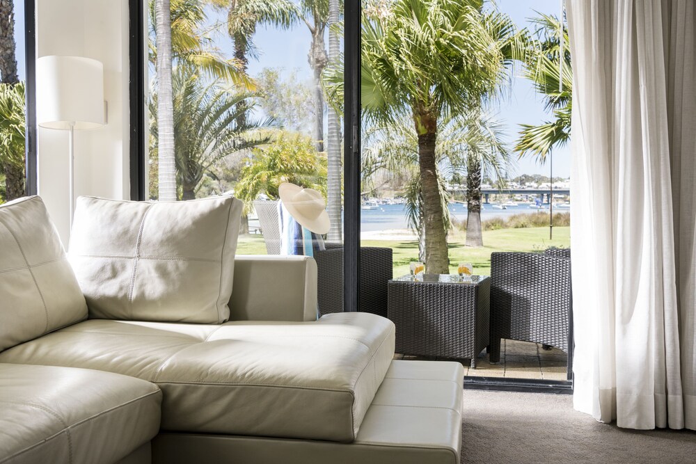 Riverside Suite - Living Area