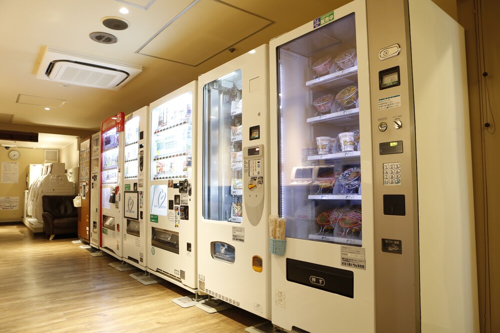 Vending machine, Shinjuku Kuyakusho-mae Capsule Hotel