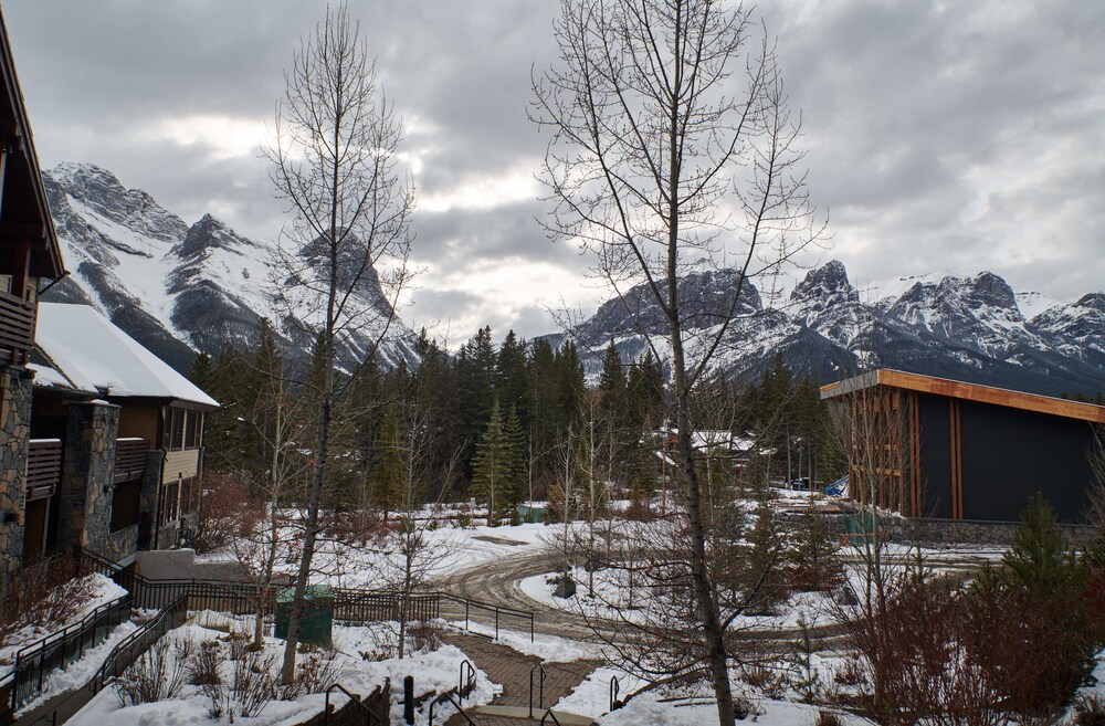 215 Three Bedroom KQQ - Guestroom View