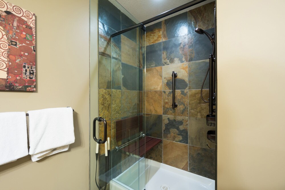 204 Two Bedroom KQ (Handicap Accessible) - Bathroom