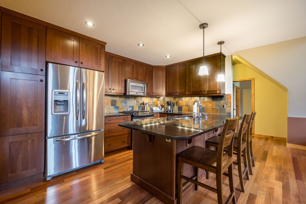 401 Two Bedroom Penthouse - In-Room Kitchen