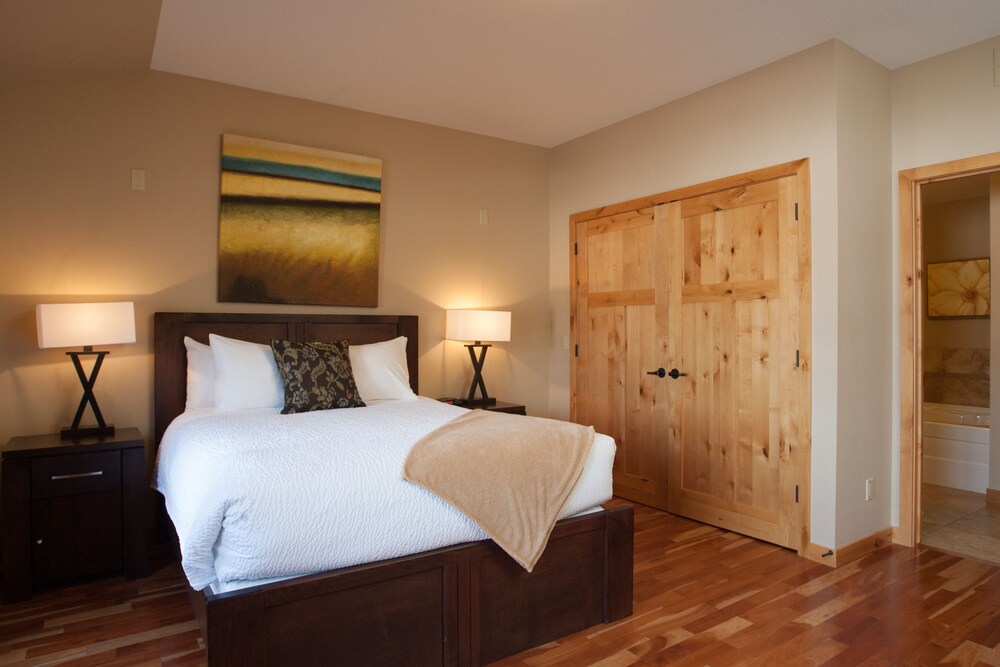 211 Grand Two Bedroom KQ - Guestroom
