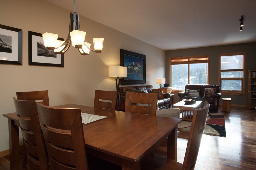 218 Two Bedroom KQ - Living Area