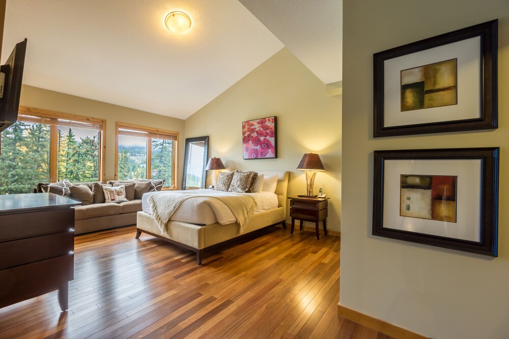 401 Two Bedroom Penthouse - Guestroom