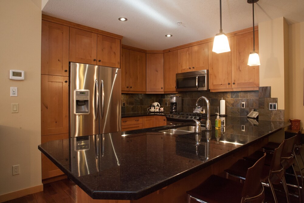218 Two Bedroom KQ - In-Room Kitchen