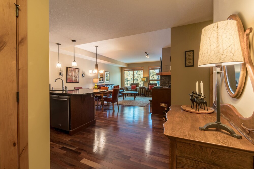 204 Two Bedroom KQ (Handicap Accessible) - Living Area