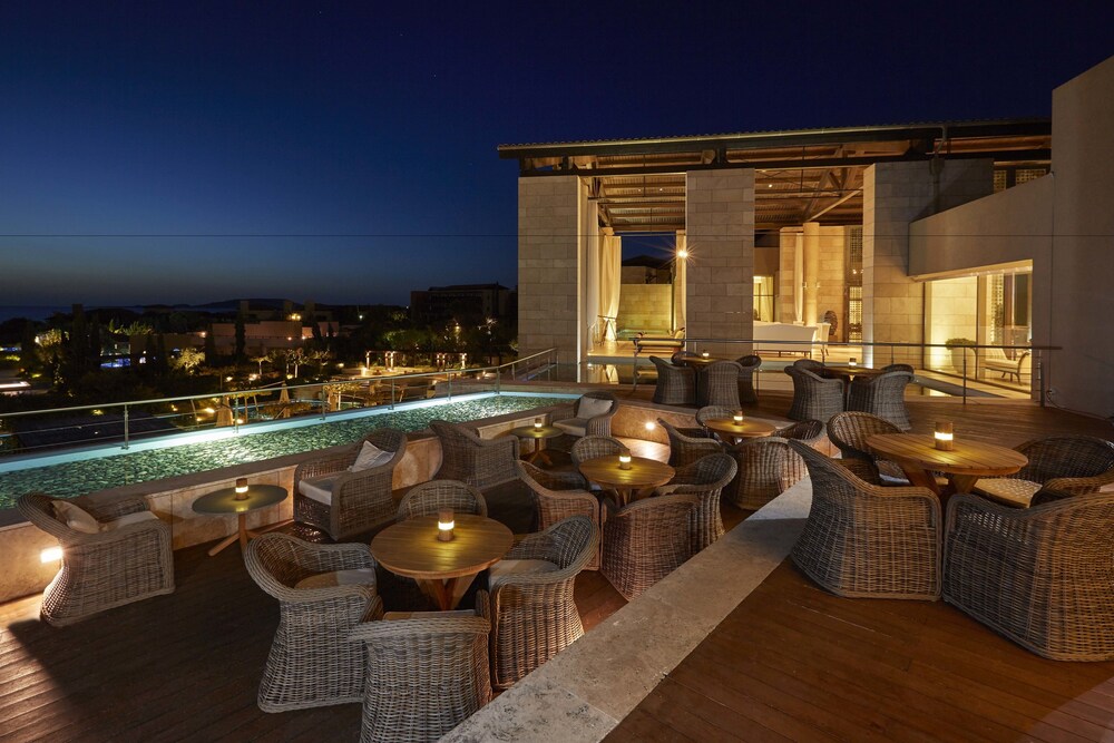 Hotel Lounge