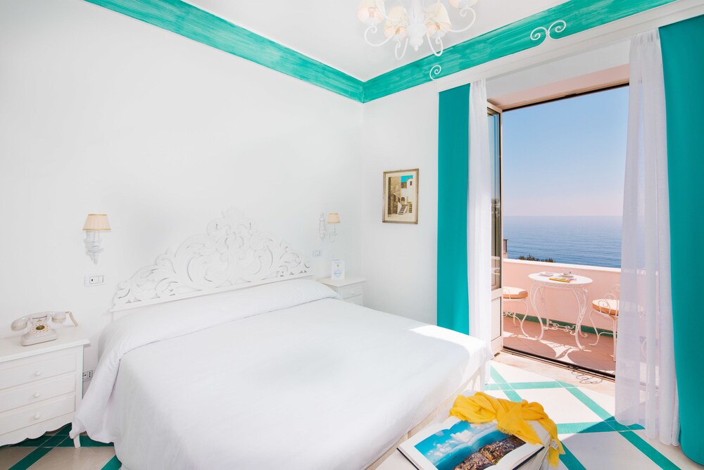 Studio, Sea View (Large) - Guestroom