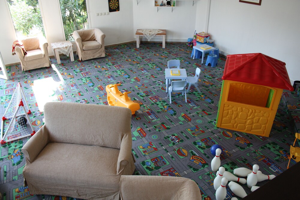 Childrens Play Area - Indoor