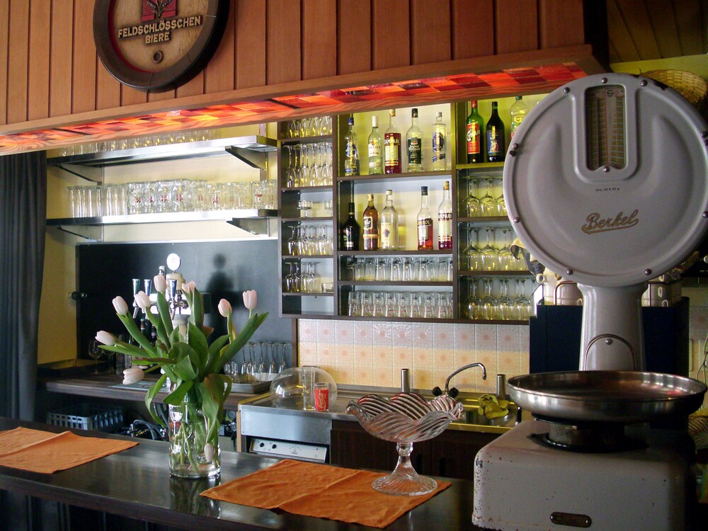 Hotel Bar