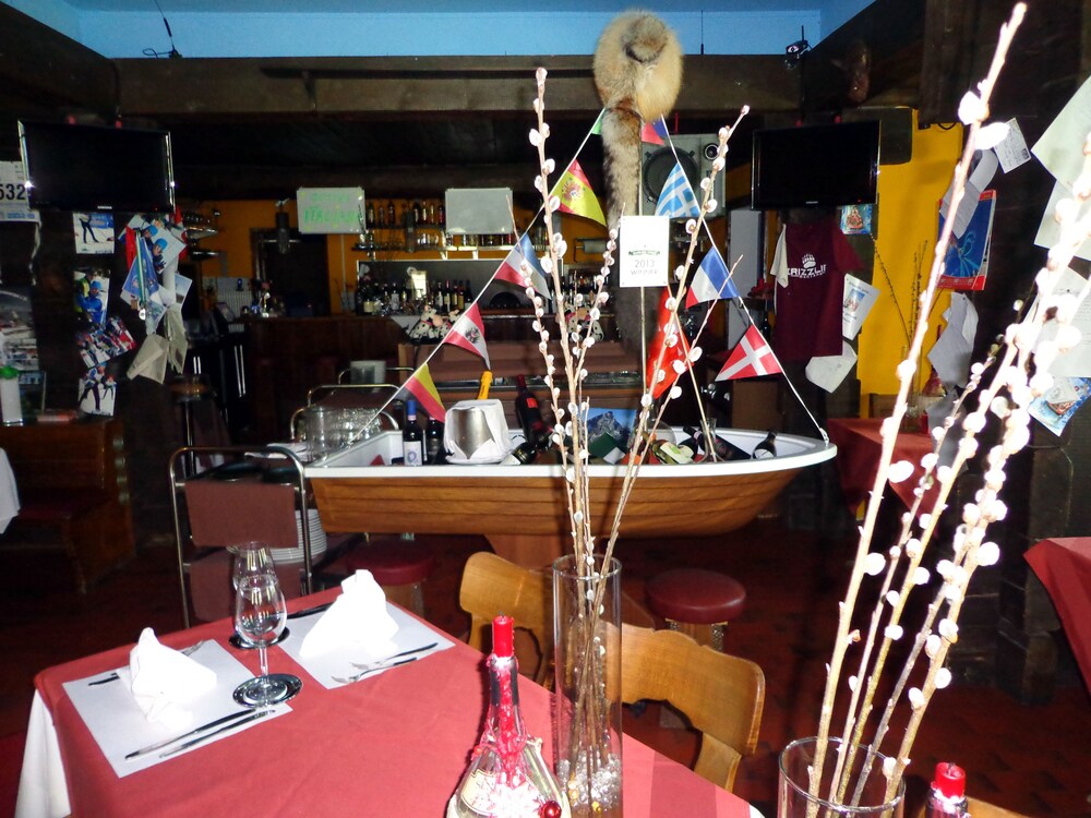 Hotel Bar