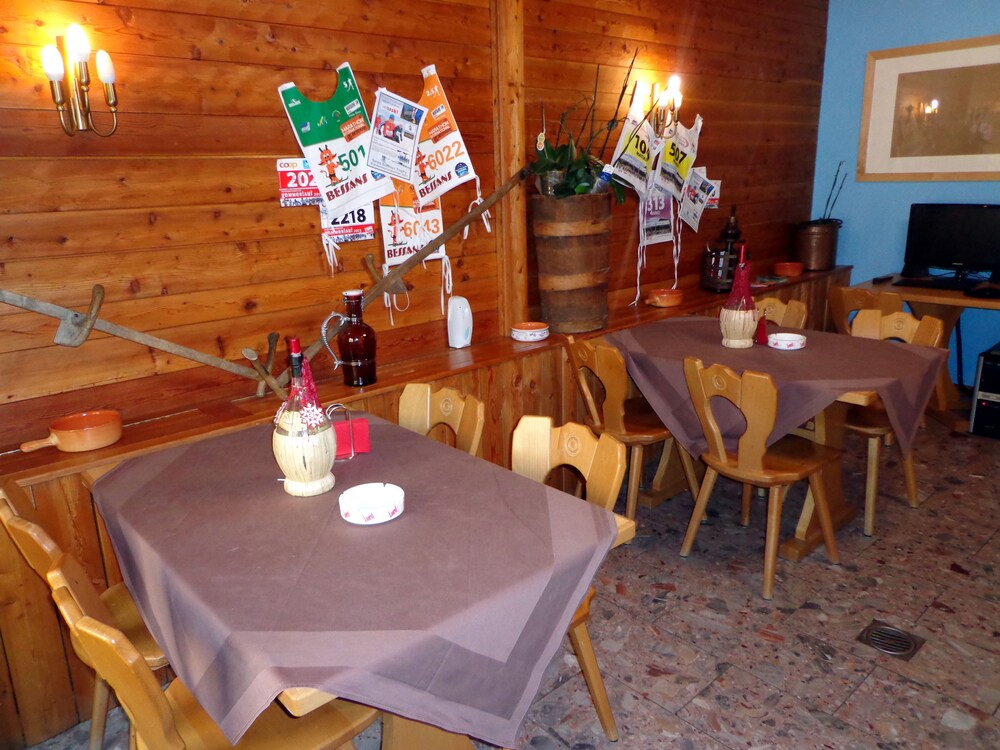 Sports Bar